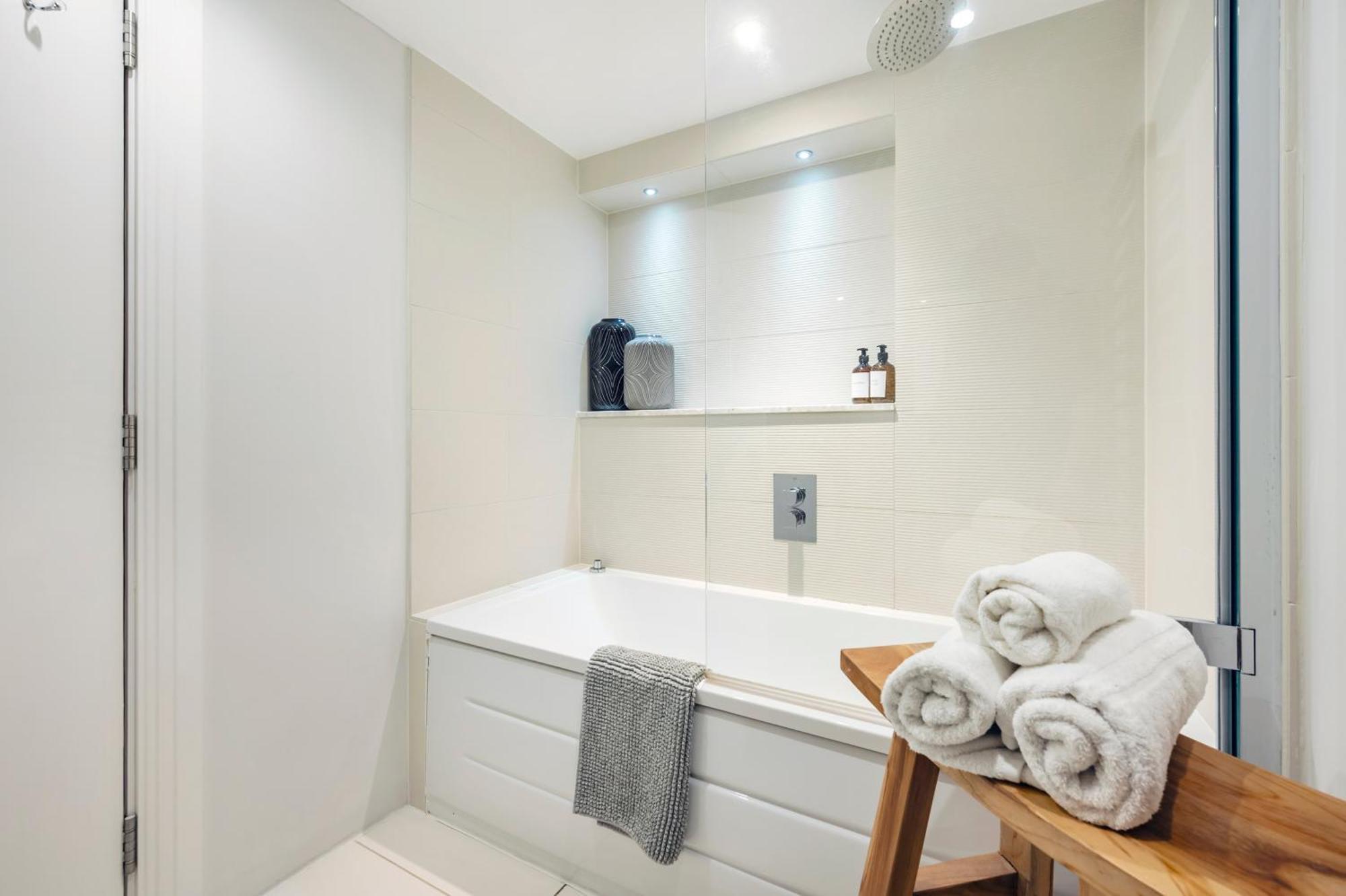 Aircon 2 Bedr, 3 Beds, 2 Bath Covent Garden, Subway Daire Londra Dış mekan fotoğraf